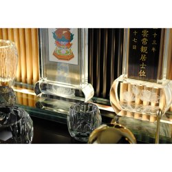 画像11: LED照明付き・メモリアルステージ【祇園（ぎおん）】ブナ材・ダーク色・オープン型仏壇・手元供養パーソナル供養・送料無料