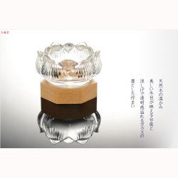 画像8: （11月上旬入荷予定）【ご本尊＋大蓮ガラス仏具（本色）＋掛軸留め】仏具込み価格でお得・桐材・ミニモダン仏壇【未来・ライトブラウン色・仏具込み】18号・送料無料dairen18