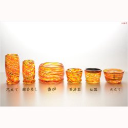 画像2: 仏具【ガラス製モダン仏具：エミュ　宙吹きガラス６具足　3.0寸サイズ　オレンジ】仏具　６具足　ガラス 化粧箱入り 仏壇 仏具 送料無料