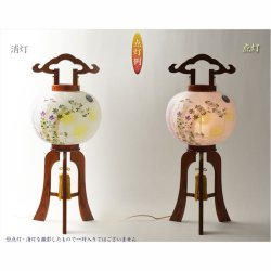 画像2: 高級お盆提灯【八女提灯：天然木・ケヤキ色塗り　本絹二重張り　電球灯　小菊・桔梗に黄色ボカシ　9号】盆ちょうちん　お盆飾り　色柄提灯　花柄提灯　迎え火　送り火　新盆　初盆　行灯　手書き絵　送料無料