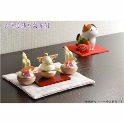 画像10: 国産・お正月飾り【国産京都　手造り迎春　ちりめんお飾り：ふくまる　鏡餅＋門松一対+飾り台+敷布　豪華4点セット ピンク】新年　正月　鏡もち　門松　迎春　