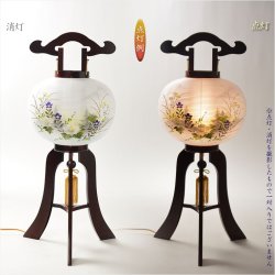 画像2: 特選限定品　お盆提灯【岐阜提灯：天然木桜塗り　本絹二重　遠山に望む白芙蓉・桔梗　電球灯　9号】小さい盆ちょうちん　行灯　盆用品　お盆飾り　新盆　初盆　色柄提灯　花柄提灯　迎え火　送り火　送料無料