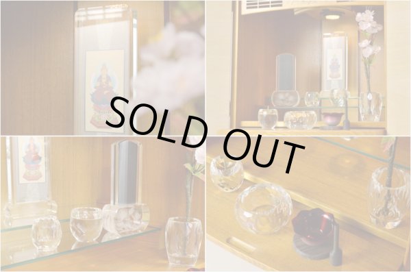 画像4: 現代調上置きタイプ【モダン仏壇：オアシス18号　本体タモ杢＋ゼブラ調】ミニ仏壇・小型仏壇　洋間・リビングにピッタリ　送料無料