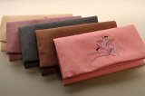 画像: 仏壇供養に便利：数珠袋・刺繍タイプ・五種類中の梅/薄ピンク