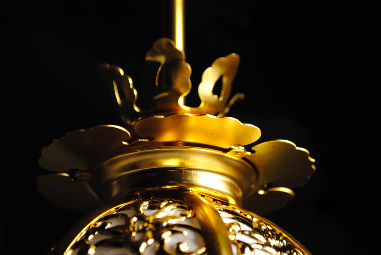 画像: ほんのりと明るい電球入り【新丸型　吊燈篭（大）】お仏壇用仏具　送料無料